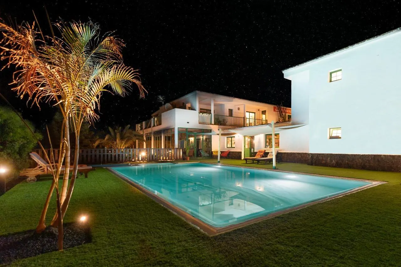 Bed and Breakfast Surfescape Fuerteventura Лахарес 4*,  Испания