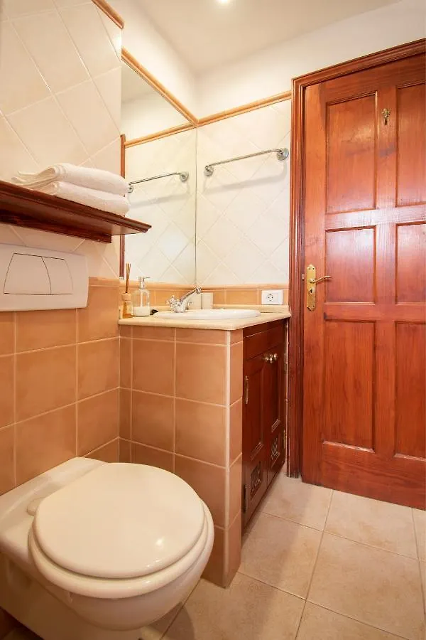 Surfescape Fuerteventura Bed & Breakfast Lajares 4*,